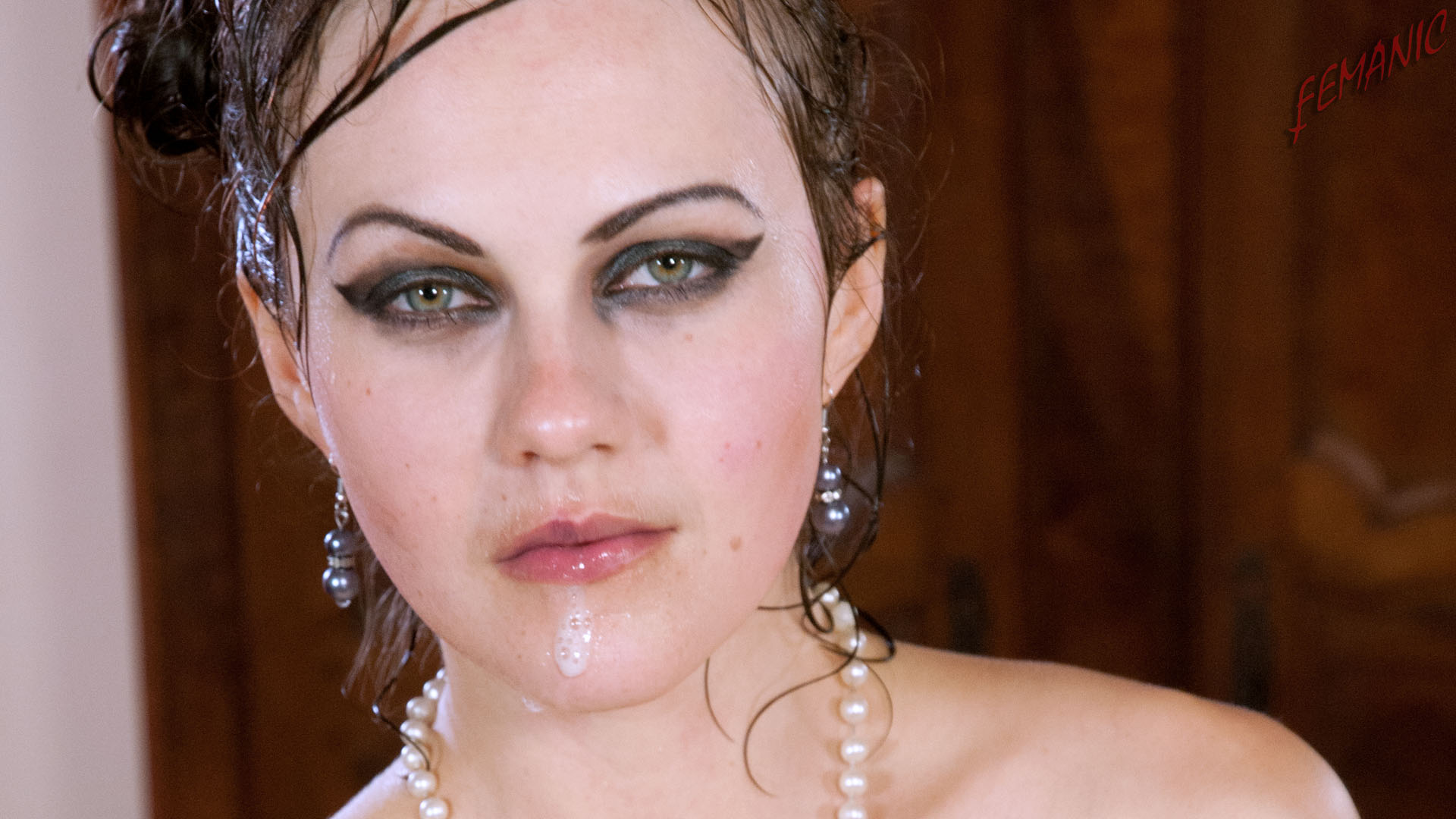 Tina Kay selfpiss preview